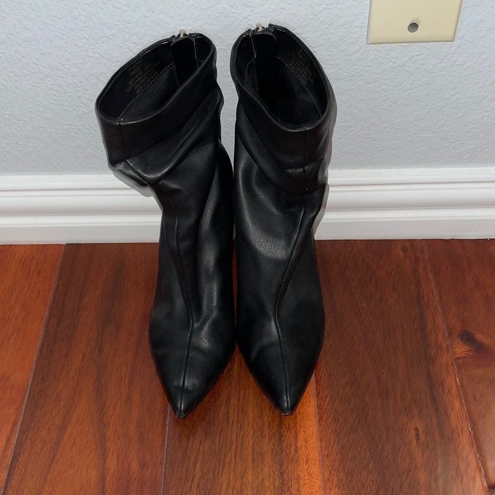 Jessica Simpson stilettos!